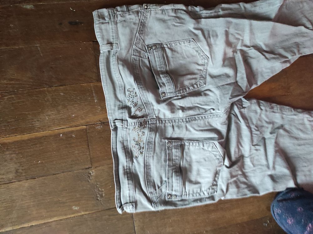 10€ jeans femme taille 44
De marque walk ans alk Vêtements