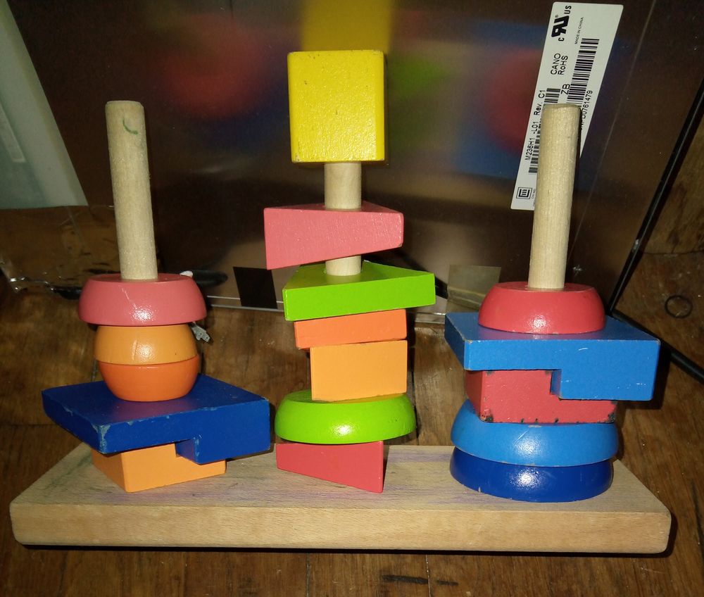 Jouet en bois empiler les formes g&eacute;om&eacute;triques Jeux / jouets