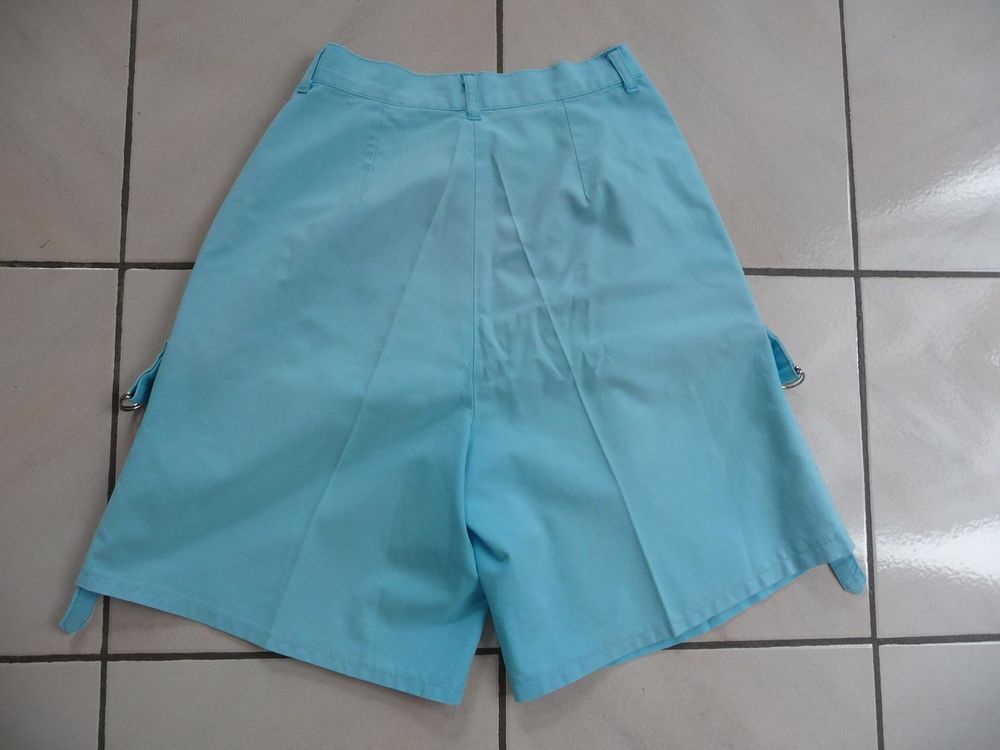 Bermuda ou short turquoise taille 36 Vêtements