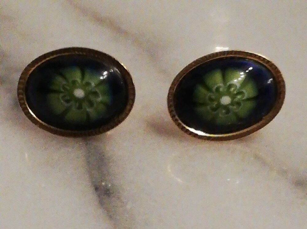 Boucles d'oreilles &eacute;mail neuves oreilles perc&eacute;es Bijoux et montres