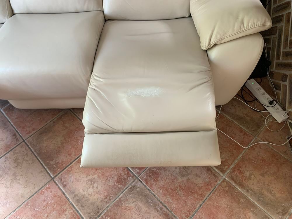 Salon tout en cuir et &eacute;lectrique Meubles