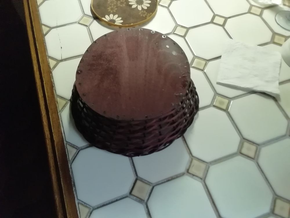 Jolie corbeille ronde rustique en osier ann&eacute;e 70 Cuisine