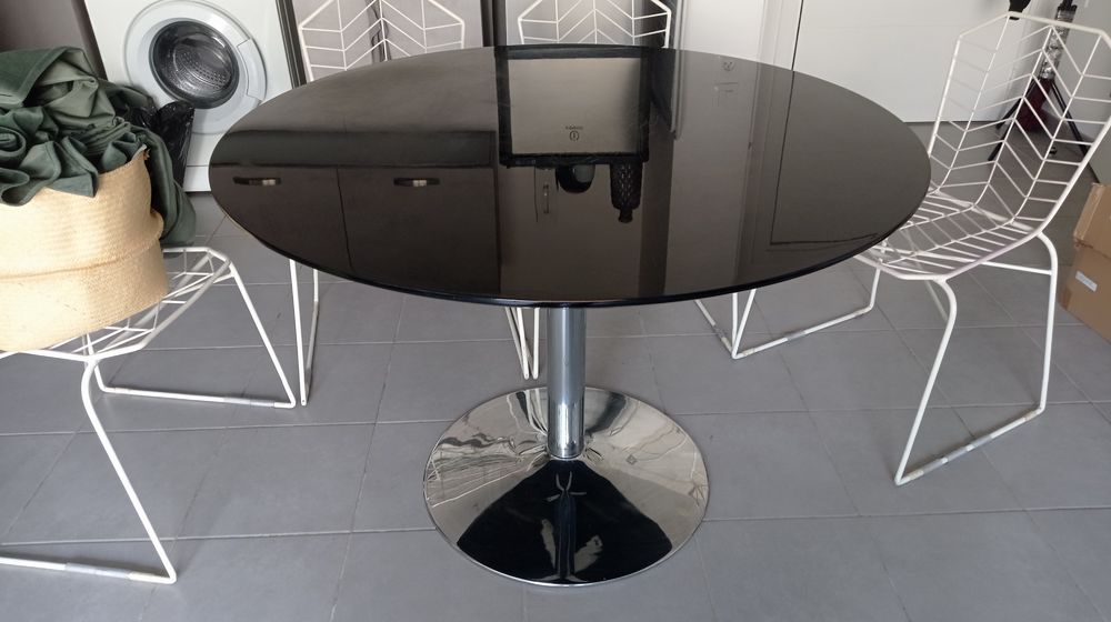 Table ronde pied tulipe diam&egrave;tre 1m10 Meubles
