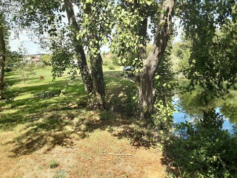   Jolie maison bord�e d'une rivi�re . Sans frais d'agence. Maison - 6 pi�ce(s) - 125 m�