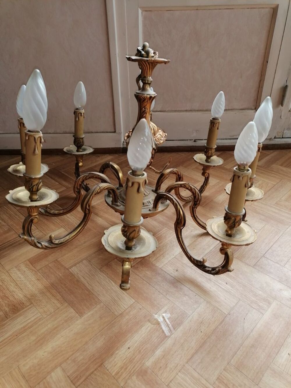 LUSTRE ET APPLIQUES EN BRONZE 
Décoration