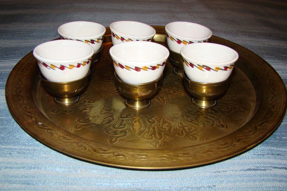 Service &agrave; caf&eacute; oriental en laiton vintage ann&eacute;es 1970 Décoration