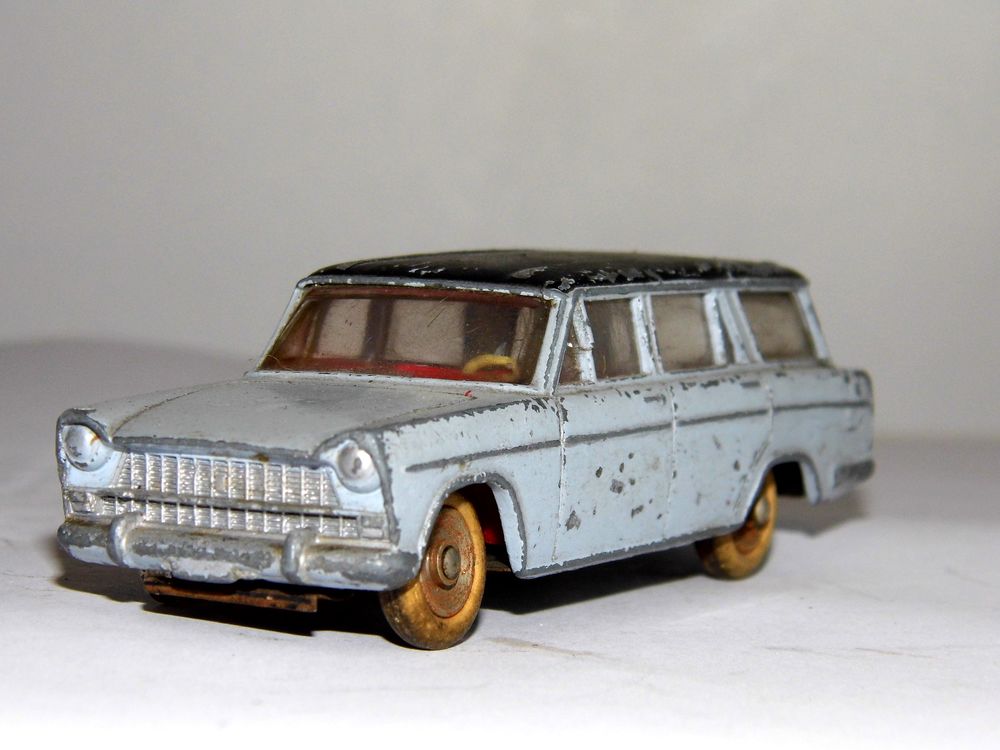 Dinky toys FIAT 1800 MECCANO 548 voiture collection vintage jouet ancien 
