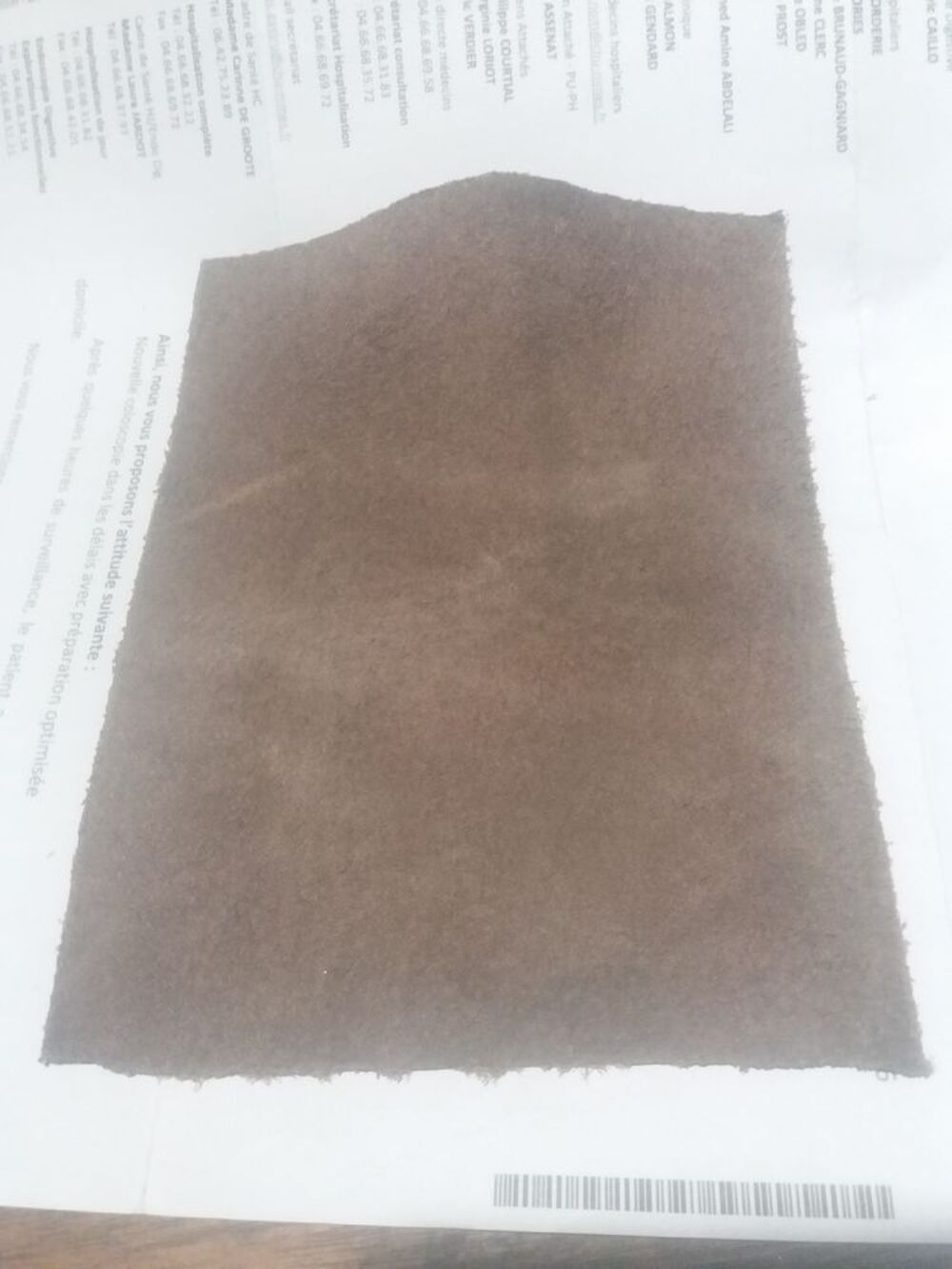  10 Pi&egrave;ces de cuir de 2 M2 et 2 mm chacune couleur bordeaux Maroquinerie