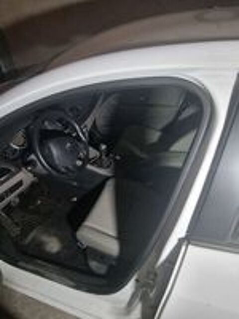 M&eacute;gane 1.4i 16V Authentique 2010 occasion 81200 Mazamet