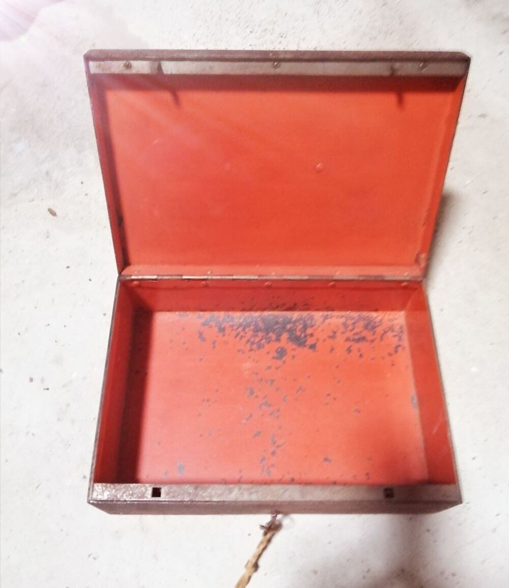 COFFRE FORT FER TRANSPORTABLE 