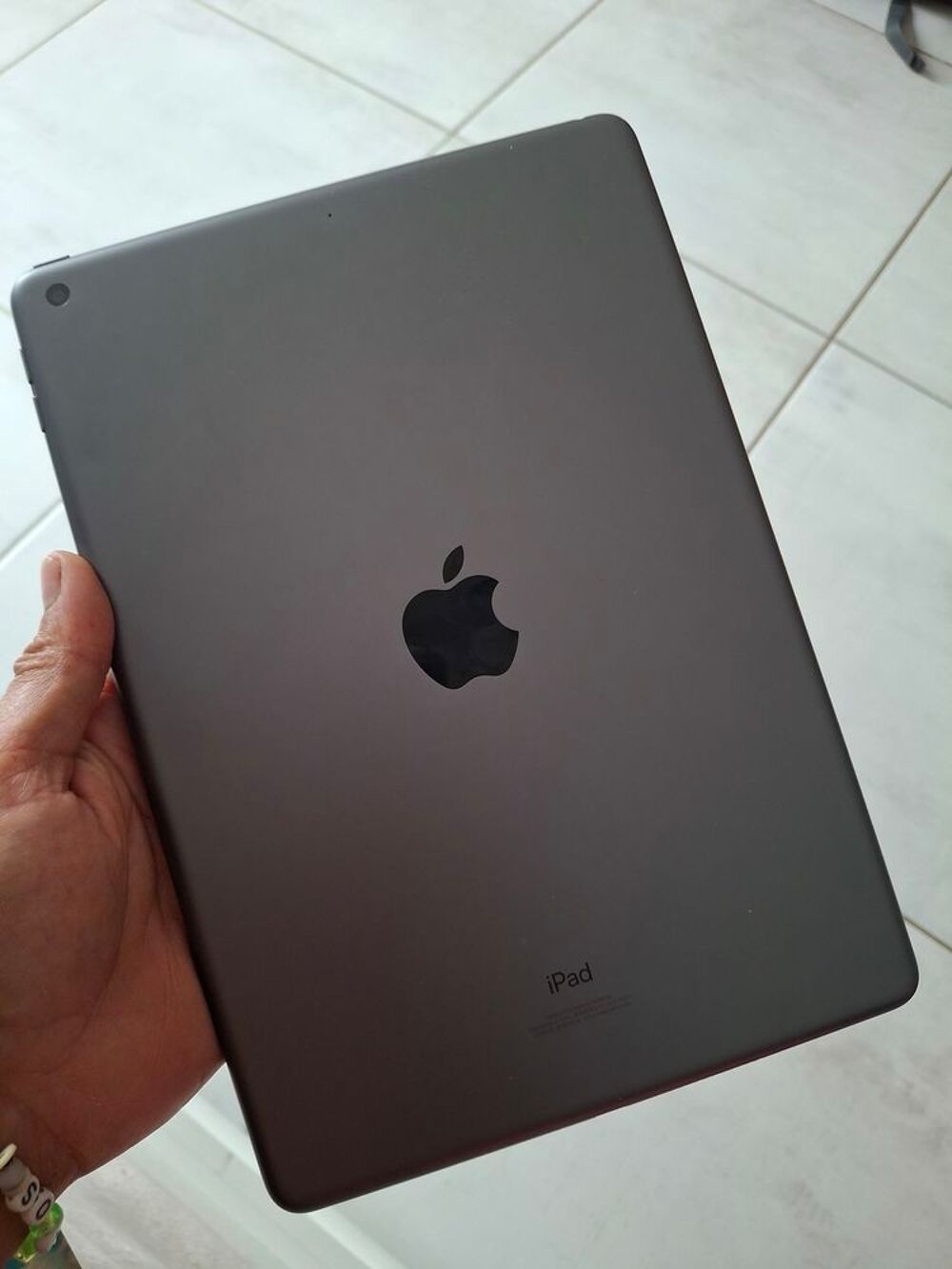 iPad 8 128 Go avec lecteur d'empreintes digitales Téléphones et tablettes
