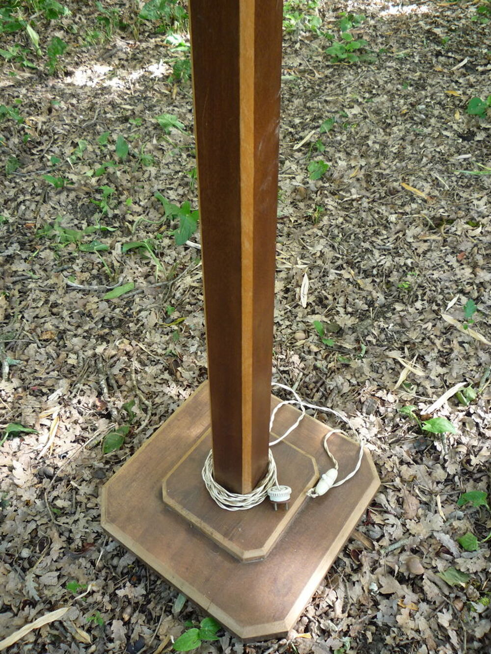 Lampadaire art d&eacute;co en bois Décoration