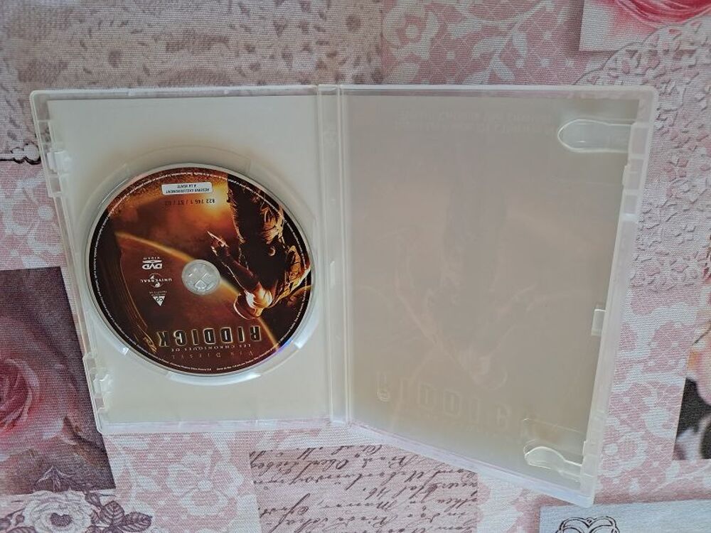 DVD Riddick Vin diesel film cin&eacute; TV s&eacute;rie action salon DVD et blu-ray