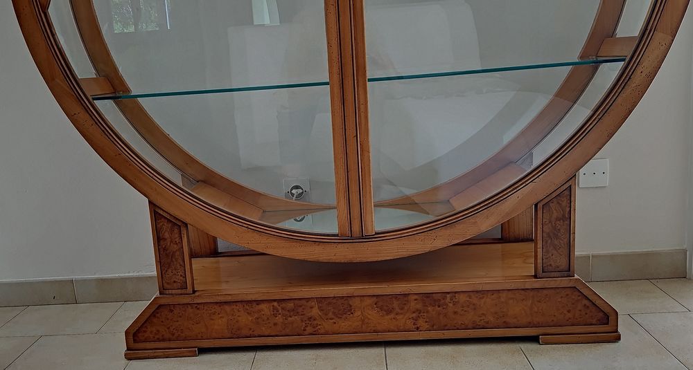 Vitrine ronde en loupe d'orme Meubles