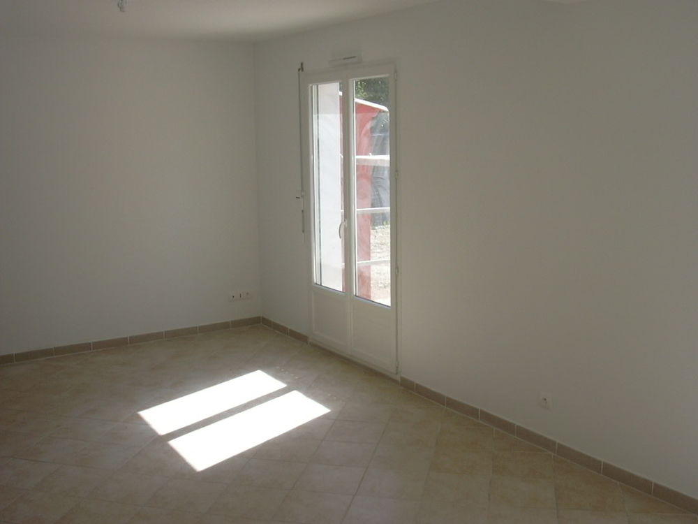 Location Maison Villa mitoyenne 100 m², avec 4 ch. , jardin piscine, garage Pouzols