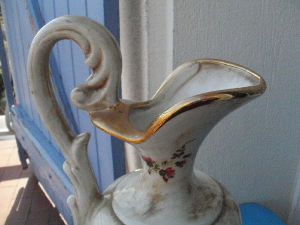 Aiguiere porcelaine italienne LE TORRI Hauteur 37.5 cm Décoration