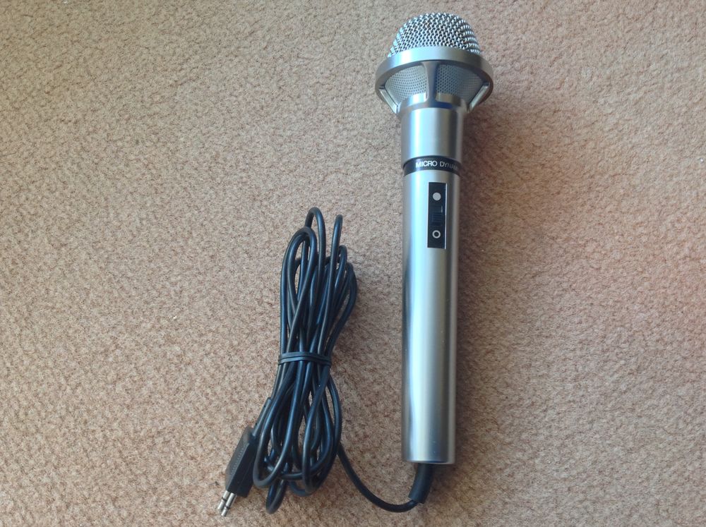 Microphone dynamique et son support Audio et hifi