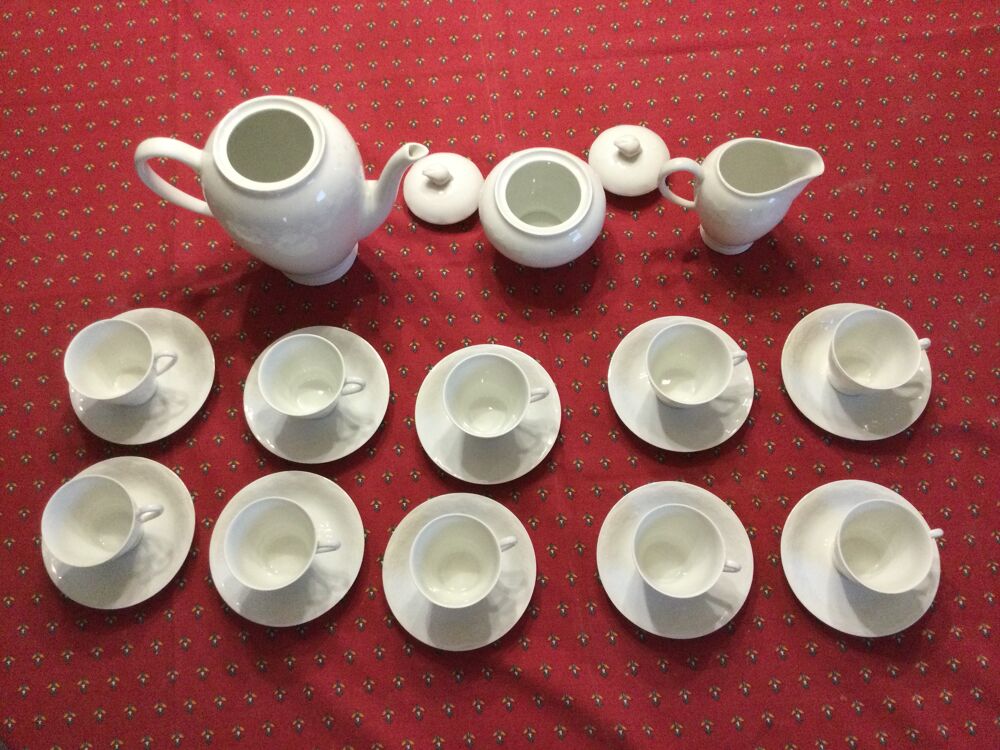 Service &agrave; caf&eacute; blanc uni en porcelaine de Limoges Cuisine