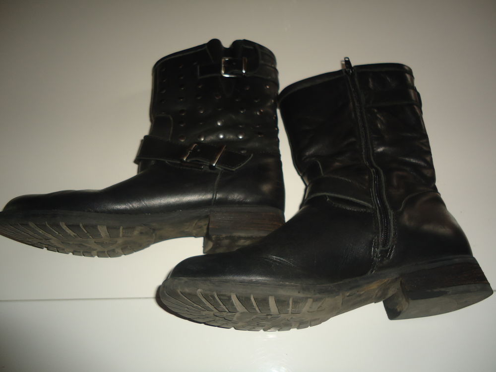 BOTTINES CLOUTEES Chaussures