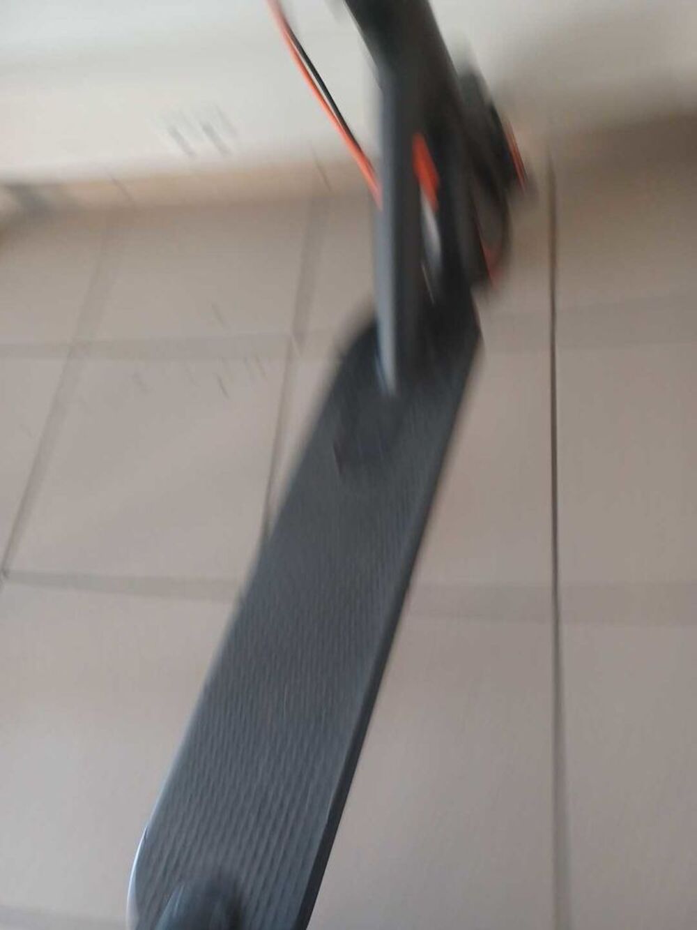 trottinette &eacute;lectrique sans chargeur Vélos