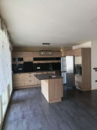  Appartement  vendre 4 pices 83 m