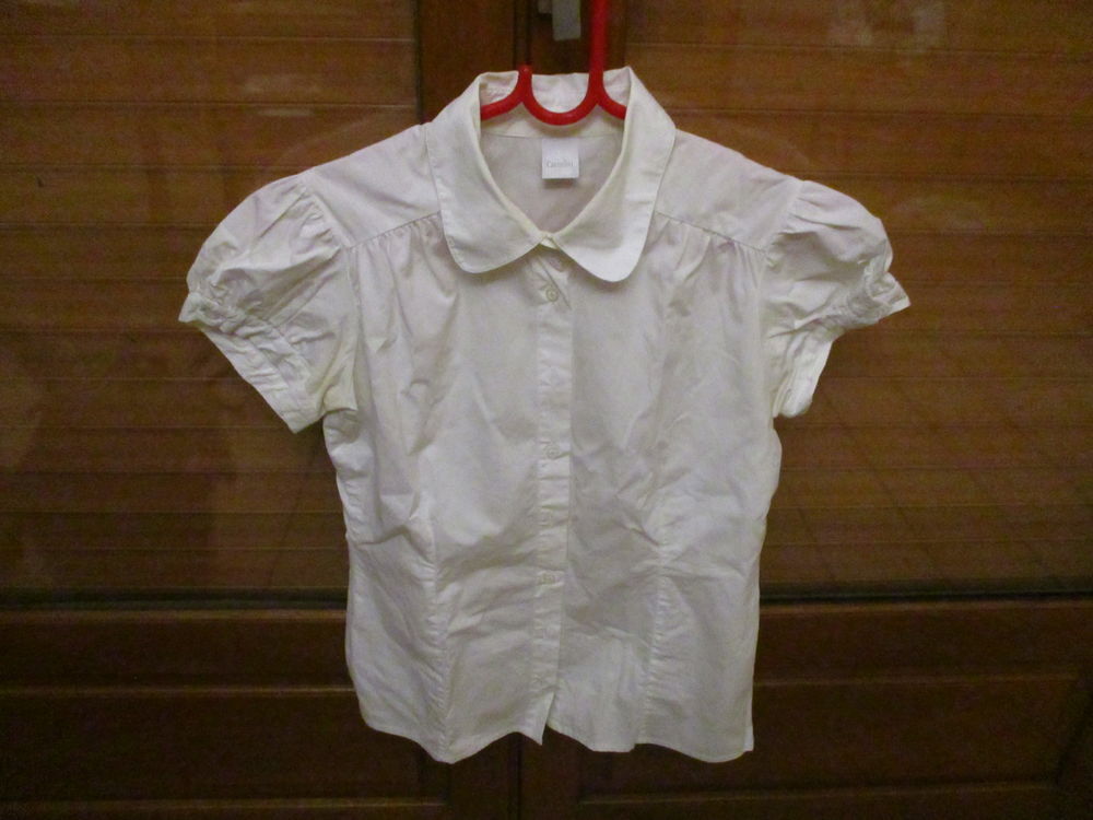 3 chemisiers blanc courtes manches dont un NEUF en tr&egrave;s bon Vêtements