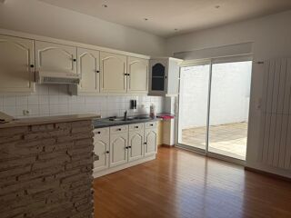  Appartement à louer 5 pièces 150 m²