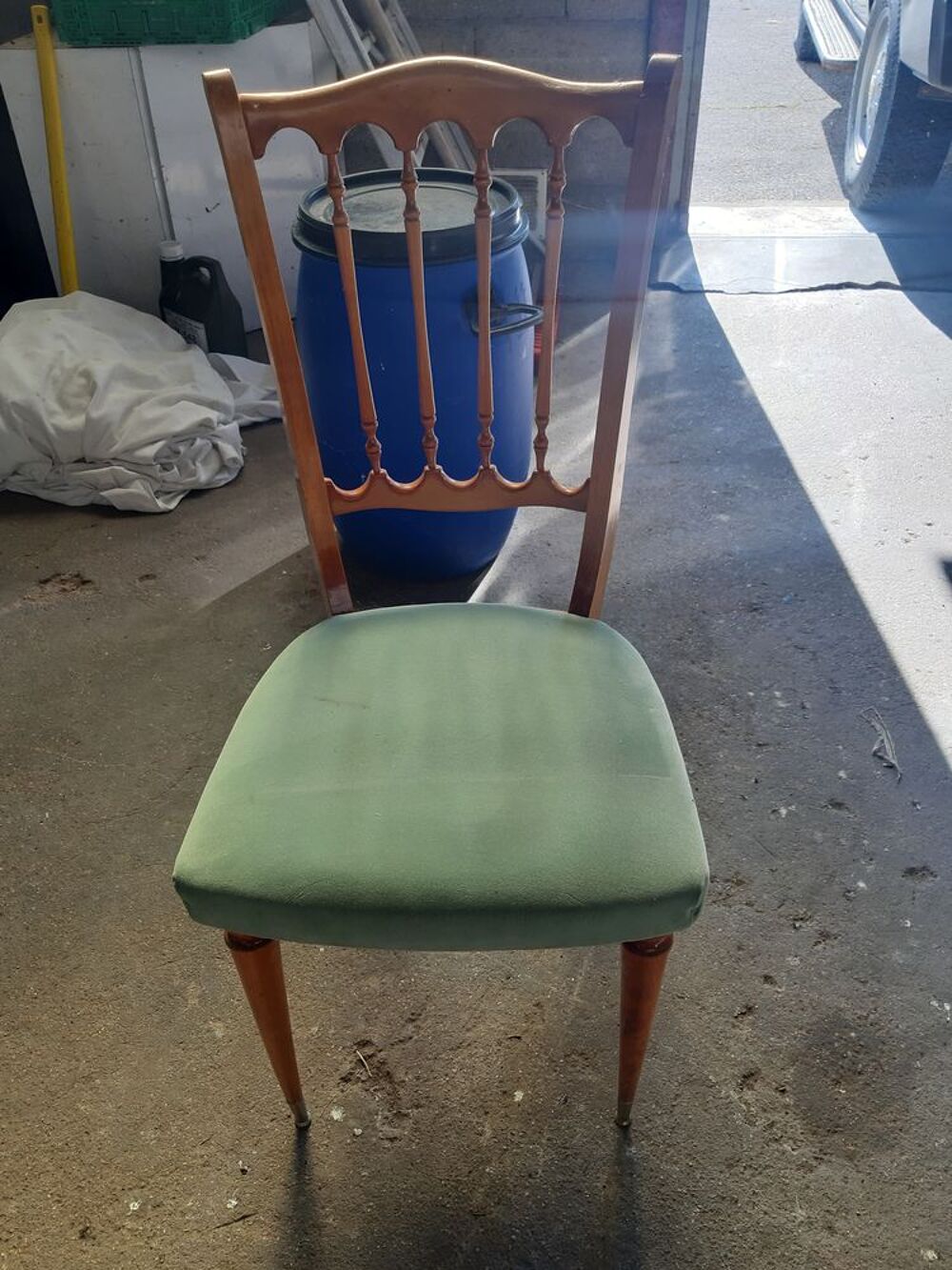 CHAISES ANCIENNES Meubles