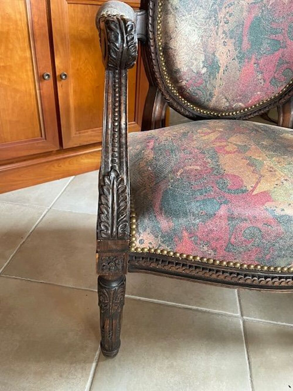 Lot de 2 Fauteuils cabriolets de style Louis XVI
Meubles