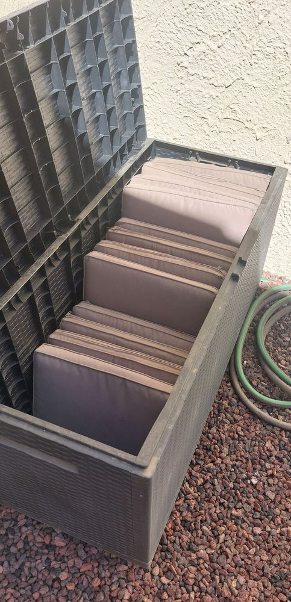 Salon de jardin r&eacute;sine tress&eacute;e avec table et fauteuils Jardin