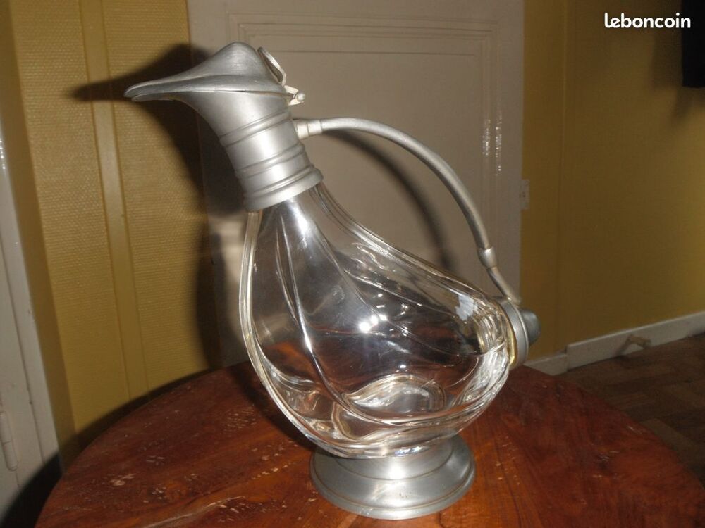 Carafe &agrave; vin &agrave; d&eacute;canter en Christal NF Etain. Etat Neuf
Décoration