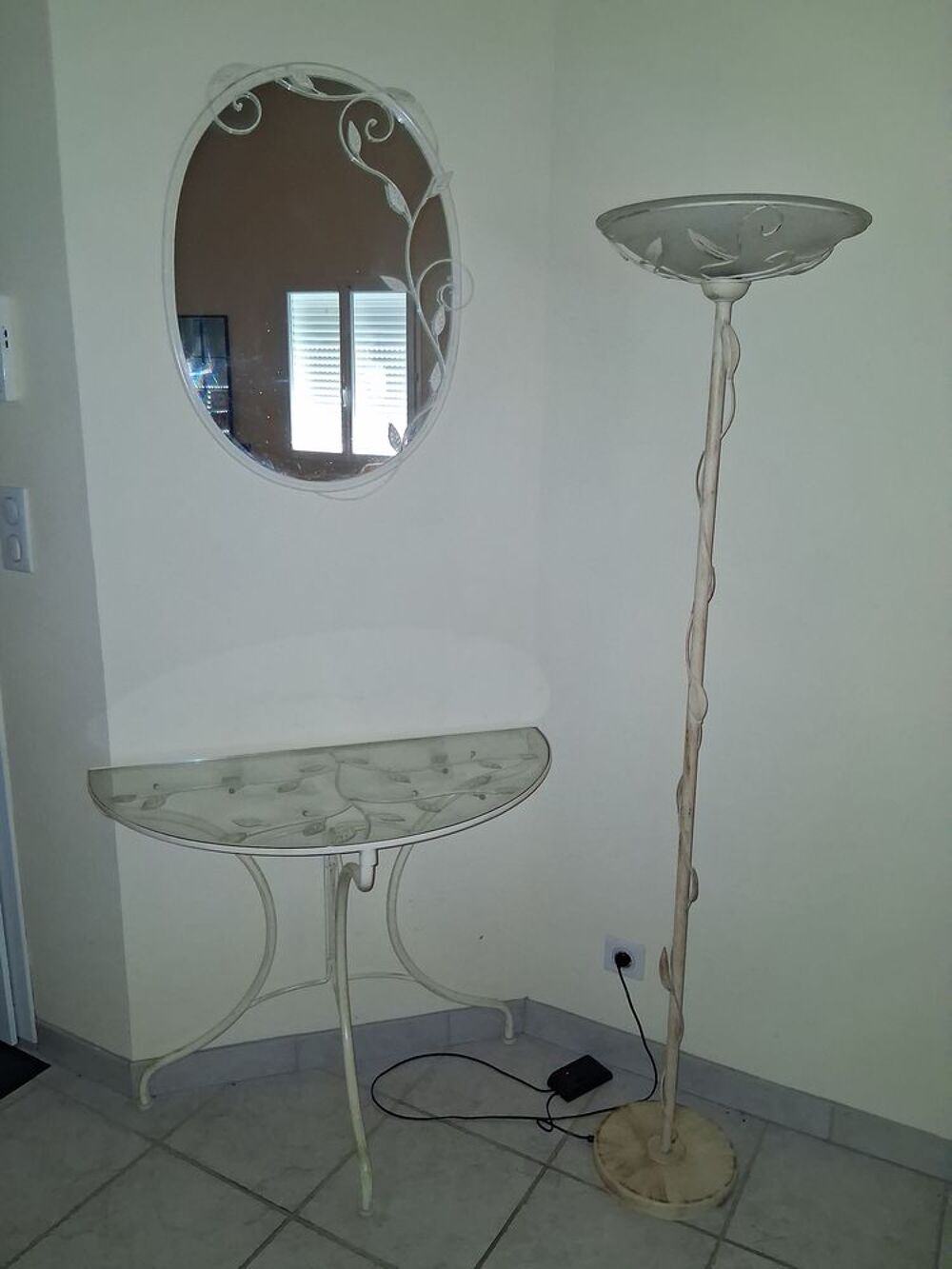 Console demi lune, miroir et lampe en fer forg&eacute; Meubles