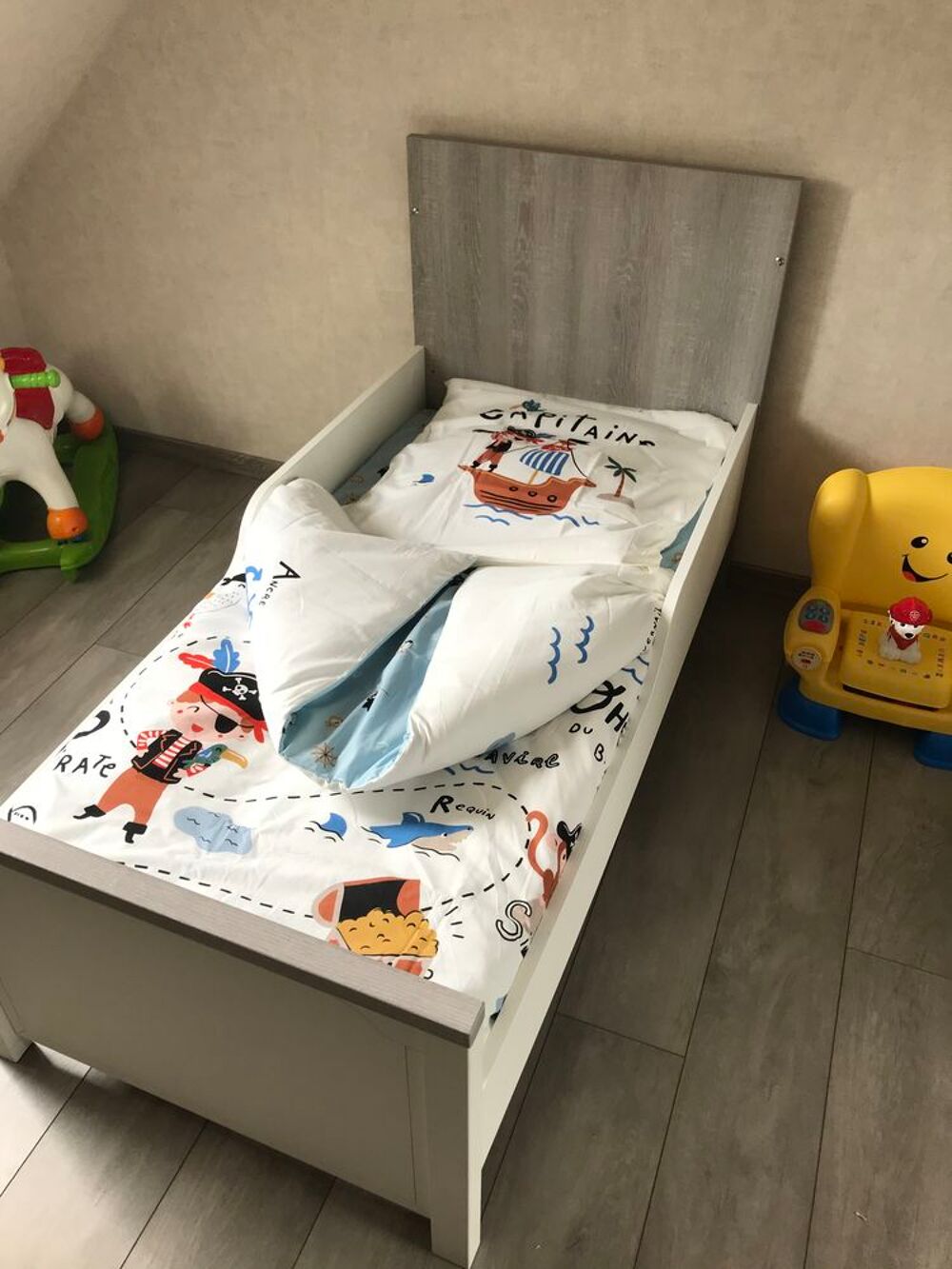 Lit &eacute;volutif en parfait &eacute;tat Mobilier enfants