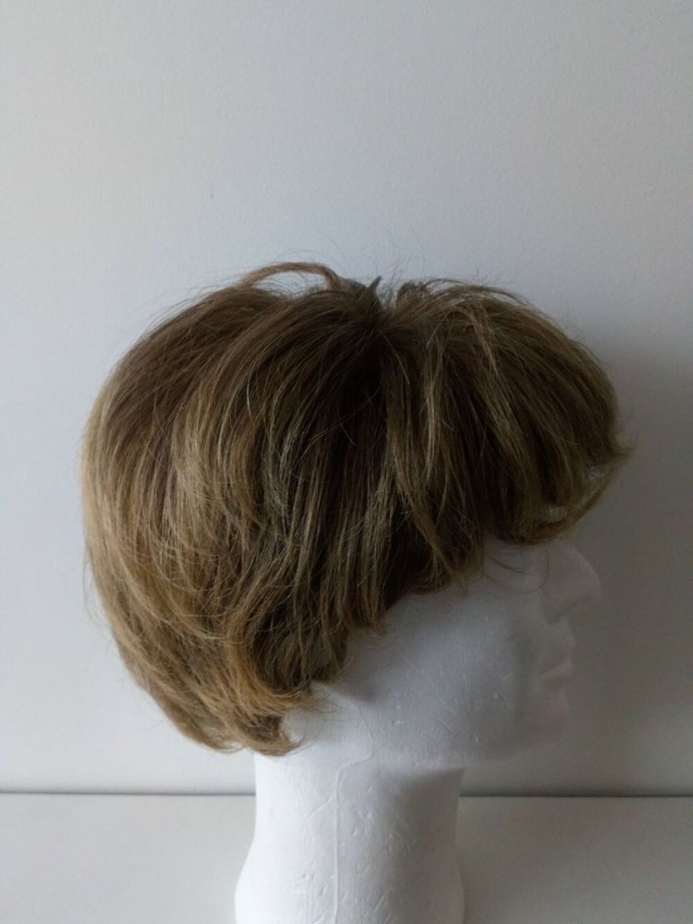PERRUQUE FEMME Vêtements