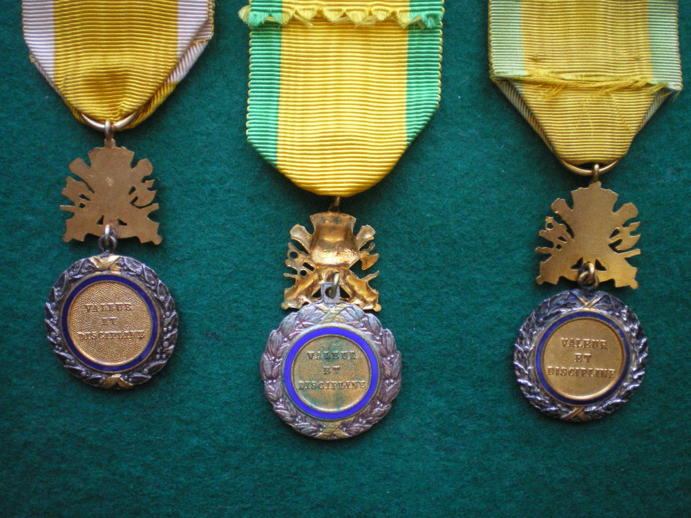 M&eacute;dailles Militaires de 3&deg; et 4&deg; R&eacute;publique. 