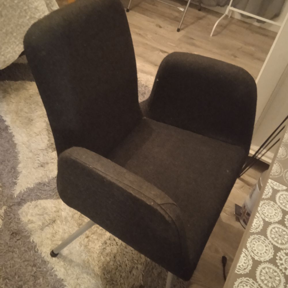 Fauteuil de bureau gris anthracite pieds inox largeur assise Meubles