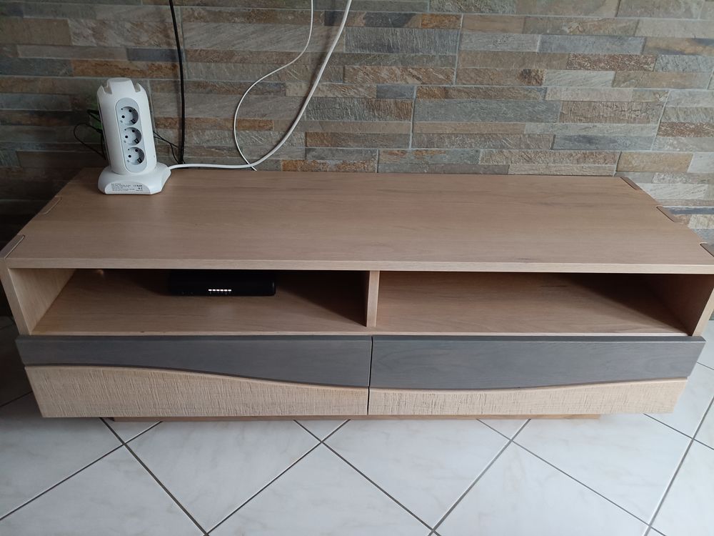 meuble TV en ch&ecirc;ne massif et table basse Meubles