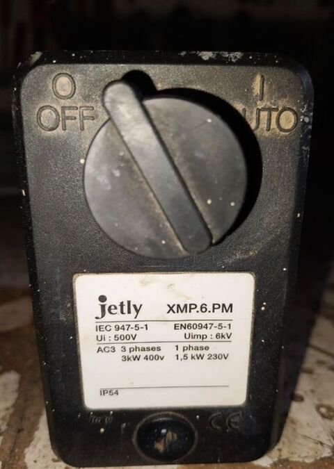 Pressostat pour pompe arrosage 25 Gigean (34)