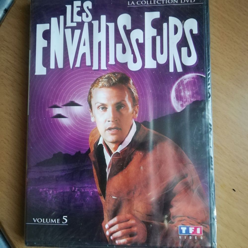 DVD " LES ENVAHISSEURS " DVD et blu-ray