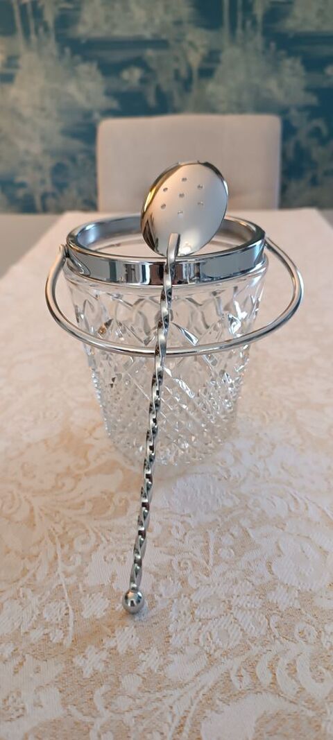 Seau �  gla�ons. 15 Viriat (01)