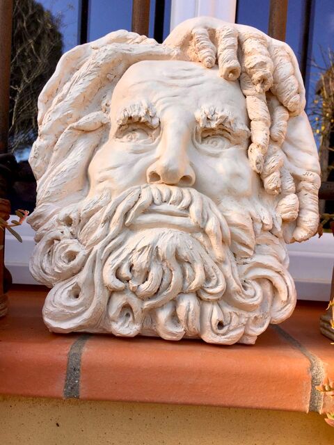 Mascaron; Grande Oeuvre Unique sign�e, Terre cuite (35x30cm) 320 L'Isle-Jourdain (32)