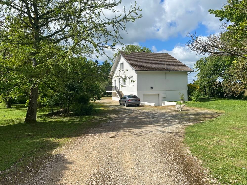 Vente Maison Maison individuelle de 140m2 sur 2900m2 de terrain Dole