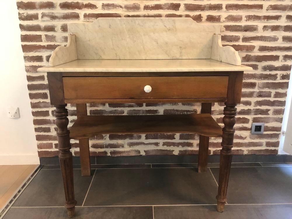 Coiffeuse avec dessus en marbre Meubles