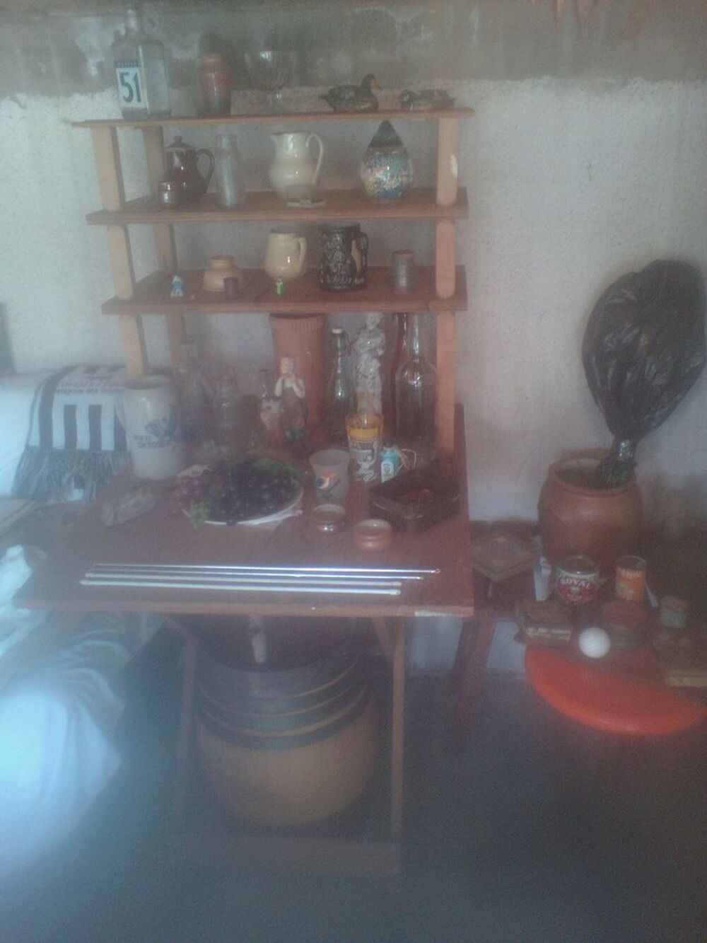 Lot brocante ou l'unit&eacute;. Bibelot outil livre disque sculptur 