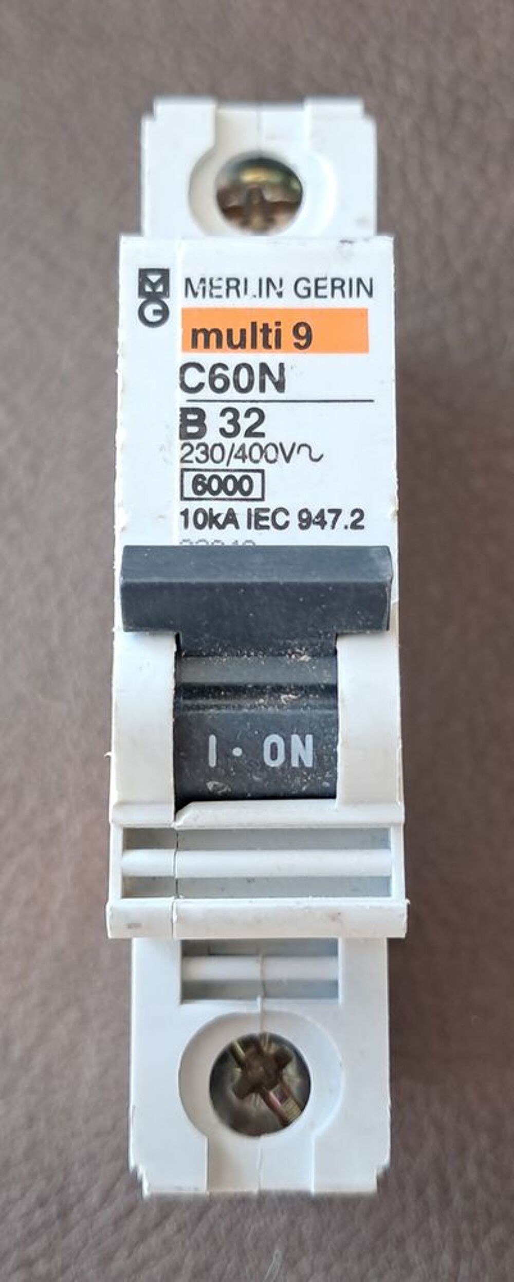 Disjoncteur merlin gerin multi 9 C60N B 32 Bricolage