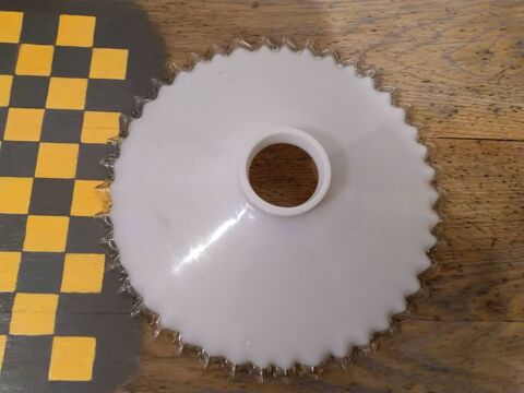 Suspensions en opaline vintage
38 Melun (77)