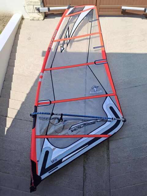 voile de windsurf SPACE DOG de Fabian Pendle Design en 5.9m2 90 Saint-Leu-la-Fort (95)