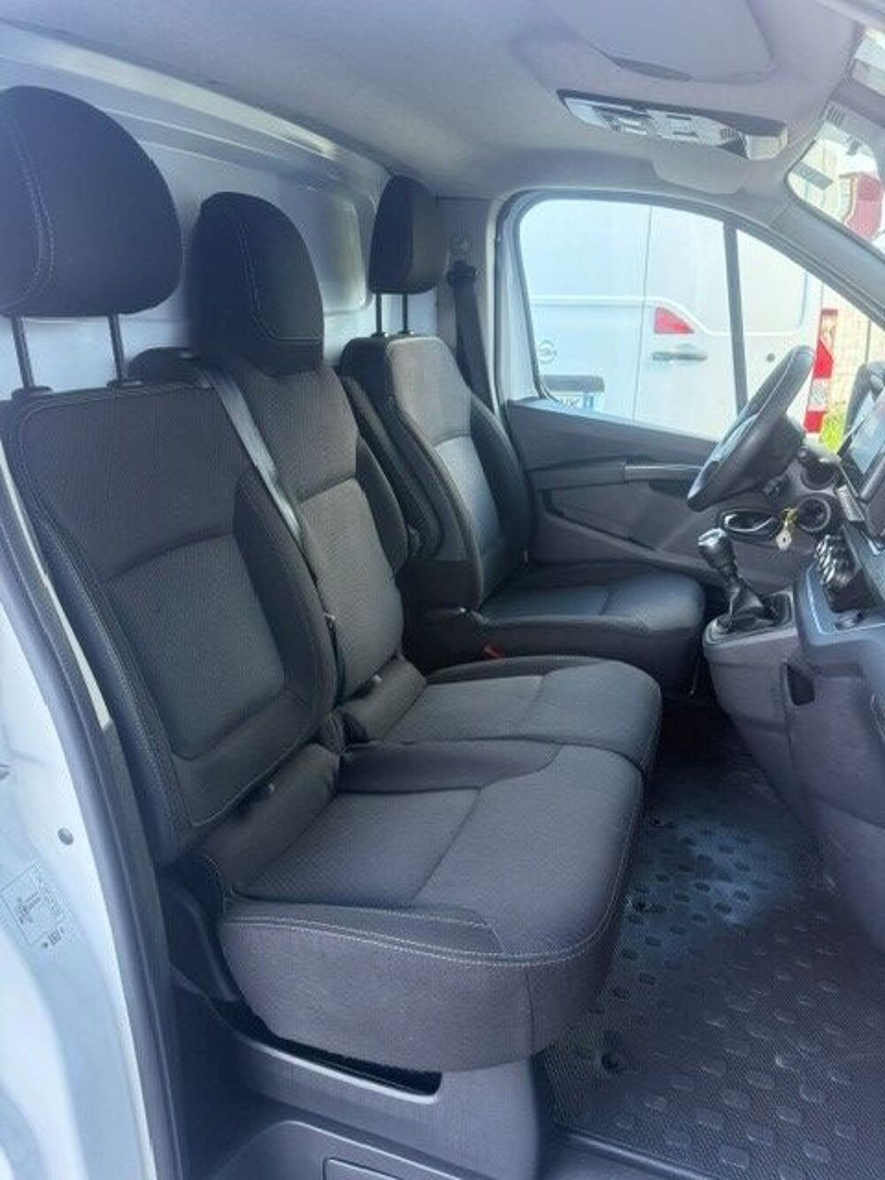 Trafic TRAFIC CA L2H1 3000 KG BLUE DCI 150 CONFORT 2022 occasion 38210 Tullins