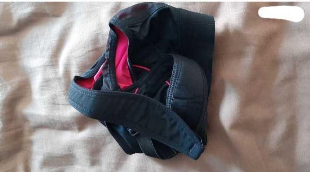 brassi&egrave;re sport thusane Vêtements