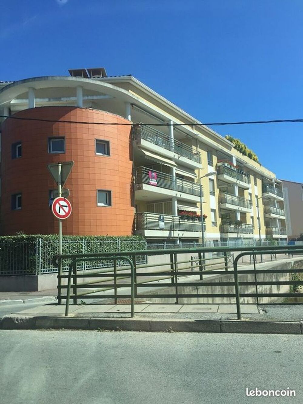 Location Appartement PARTICULIER OU BEL APARTEMENT DE 53 M² SPACIEUX Saint-raphaël